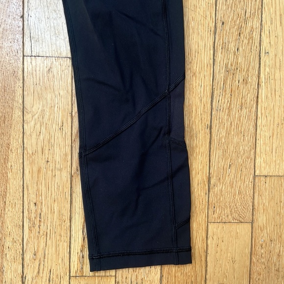 Lululemon Black 3/4 Length Leggings with Pockets - Picture 3 of 9
